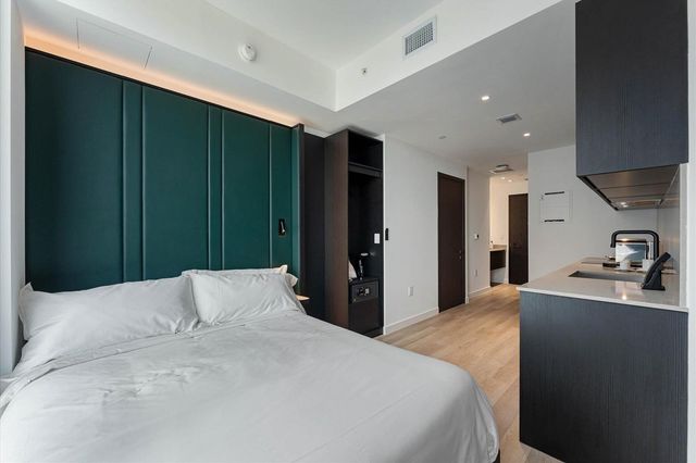 20 NE 11th Street EXPH06A, Miami, FL 33132