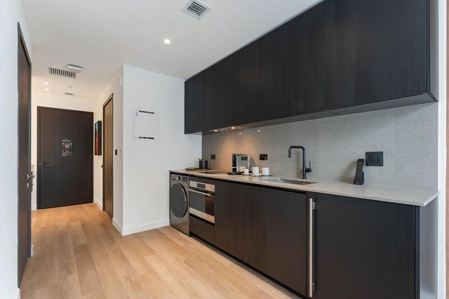 20 NE 11th Street EXPH06A, Miami, FL 33132