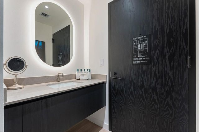 20 NE 11th Street EXPH06A, Miami, FL 33132