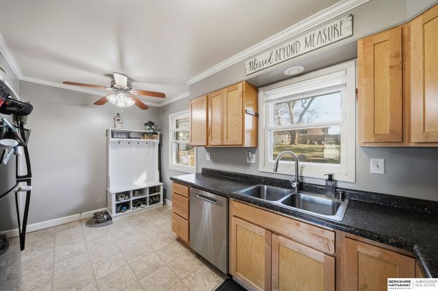 1831 Sunny Hill Road, Lincoln, NE 68502