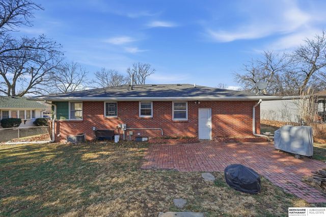1831 Sunny Hill Road, Lincoln, NE 68502