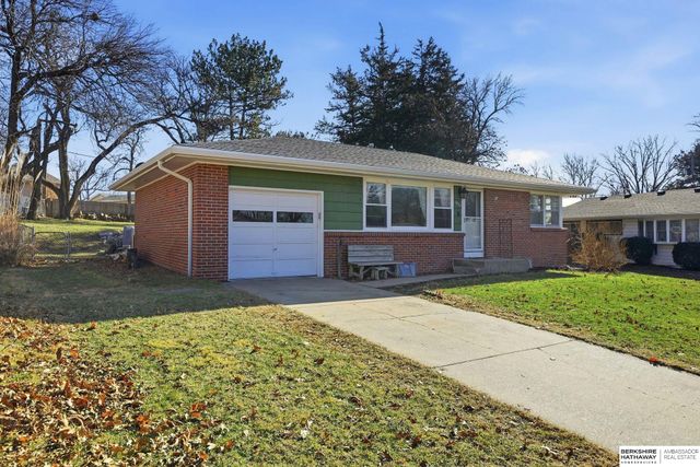 1831 Sunny Hill Road, Lincoln, NE 68502