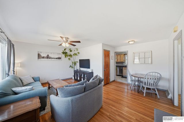 1831 Sunny Hill Road, Lincoln, NE 68502