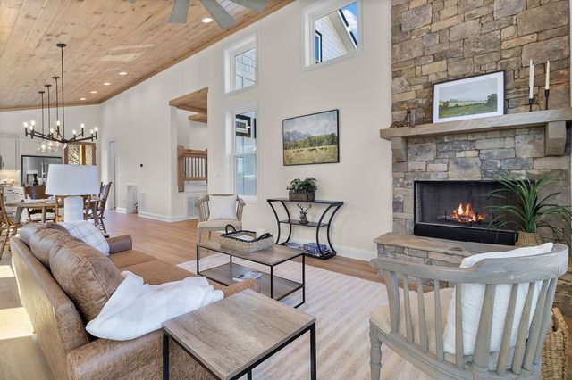 295 Mountain Laurel Ridge, Mineral Bluff, GA 30559