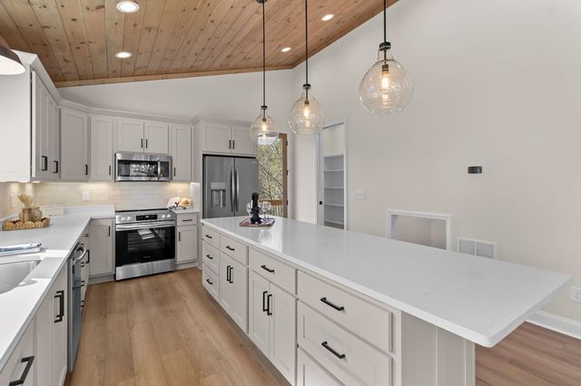 295 Mountain Laurel Ridge, Mineral Bluff, GA 30559