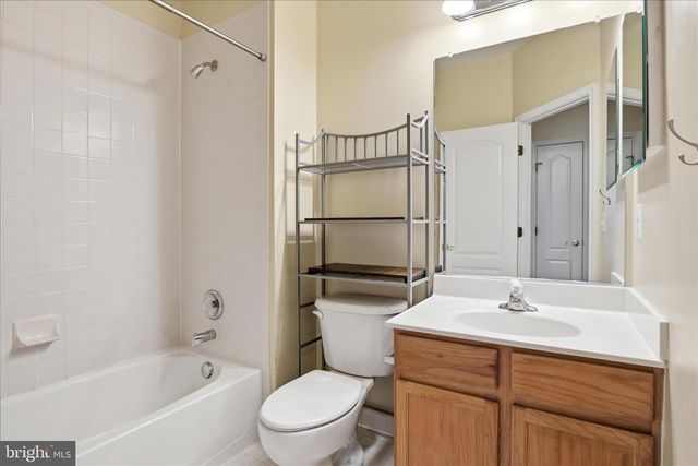 4604 CARISBROOKE LN, Fairfax, VA 22030