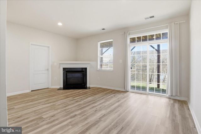 4604 CARISBROOKE LN, Fairfax, VA 22030