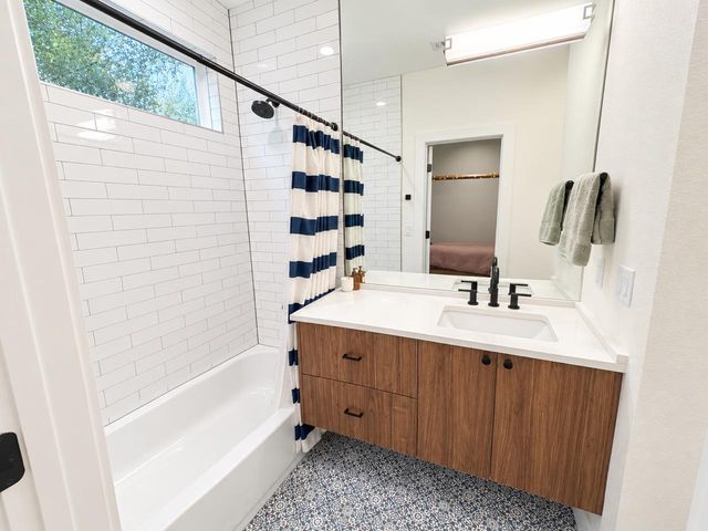 2904 Webberville RD 2, Austin, TX 78702