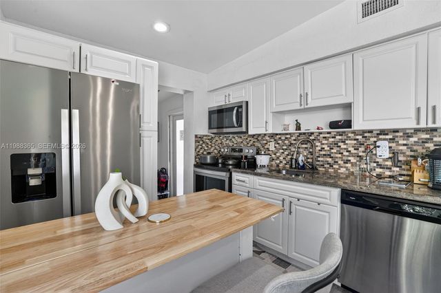 2001 Rutland St, Opa-locka, FL 33054