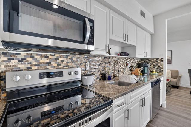 2001 Rutland St, Opa-locka, FL 33054