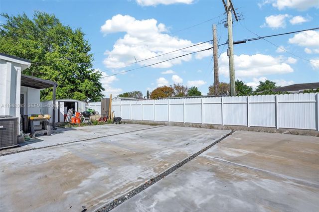 2001 Rutland St, Opa-locka, FL 33054