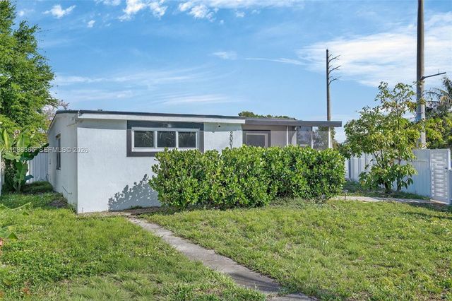 2001 Rutland St, Opa-locka, FL 33054
