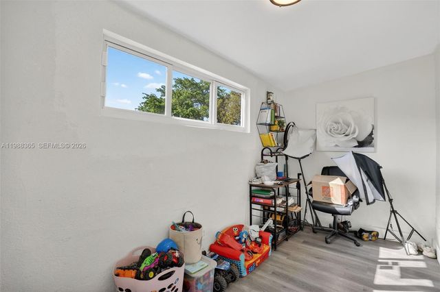 2001 Rutland St, Opa-locka, FL 33054