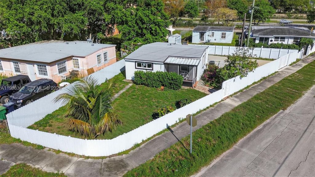 2001 Rutland St, Opa-locka, FL 33054