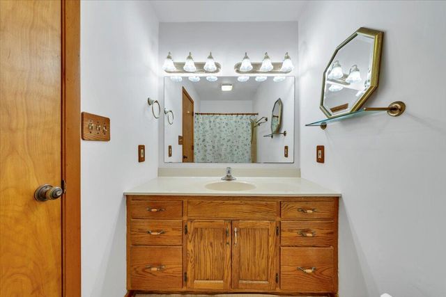 6505 Poage Valley Road, Roanoke, VA 24018