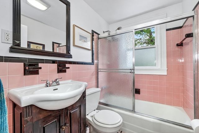 43 Grandview Ave, Watertown, MA 02472