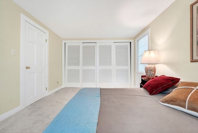 43 Grandview Ave, Watertown, MA 02472