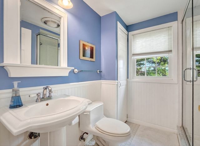 43 Grandview Ave, Watertown, MA 02472