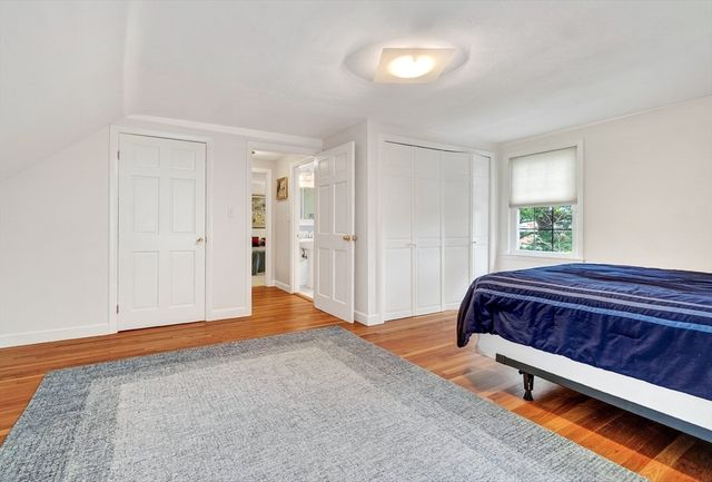 43 Grandview Ave, Watertown, MA 02472