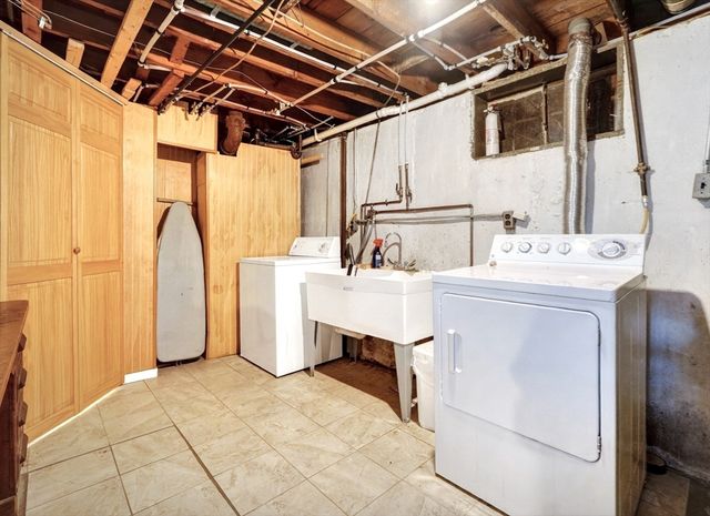 43 Grandview Ave, Watertown, MA 02472