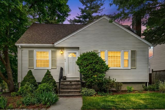 43 Grandview Ave, Watertown, MA 02472