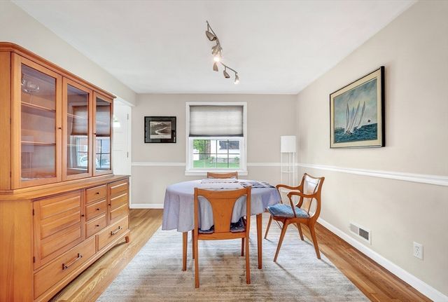 43 Grandview Ave, Watertown, MA 02472