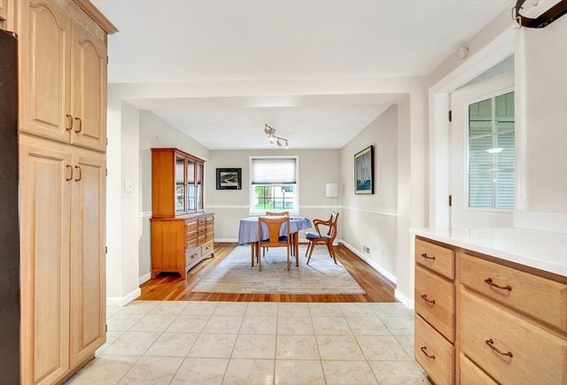 43 Grandview Ave, Watertown, MA 02472