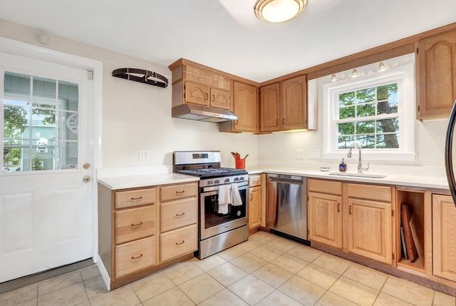 43 Grandview Ave, Watertown, MA 02472