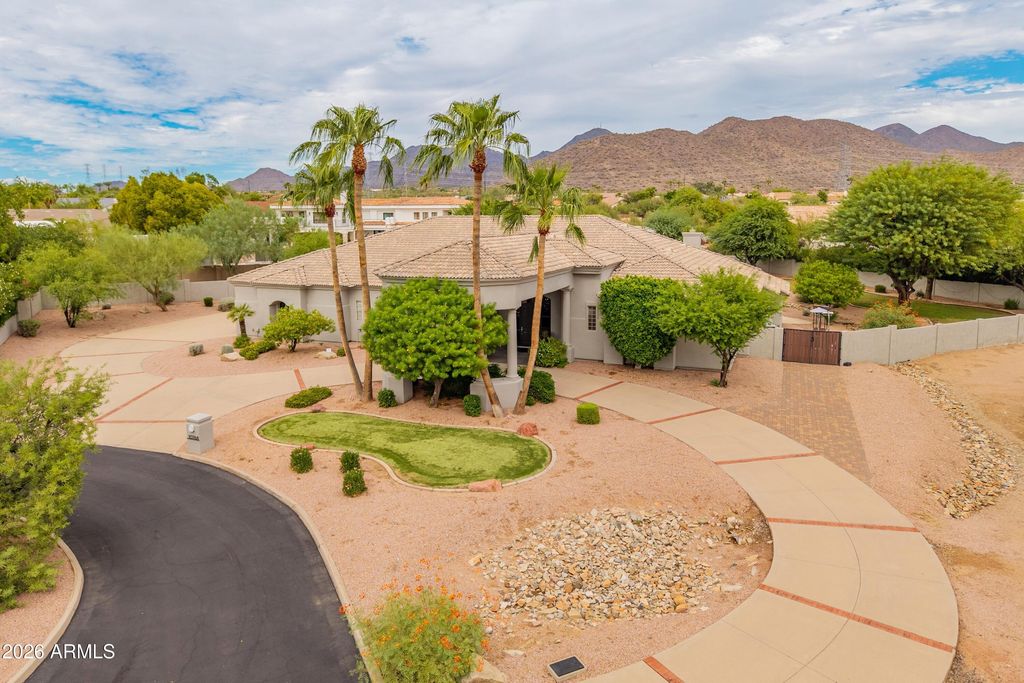 10768 E LAUREL Lane, Scottsdale, AZ 85259 — exterior