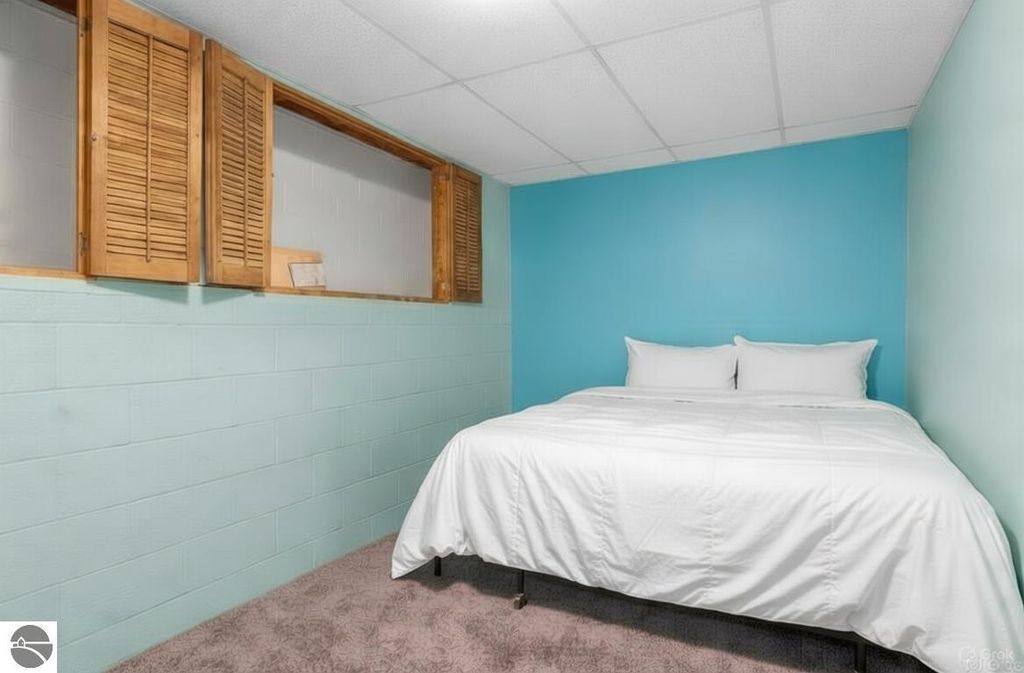 Image 22 of property listing at 5813 Pennington Drive, Beulah, MI 49617