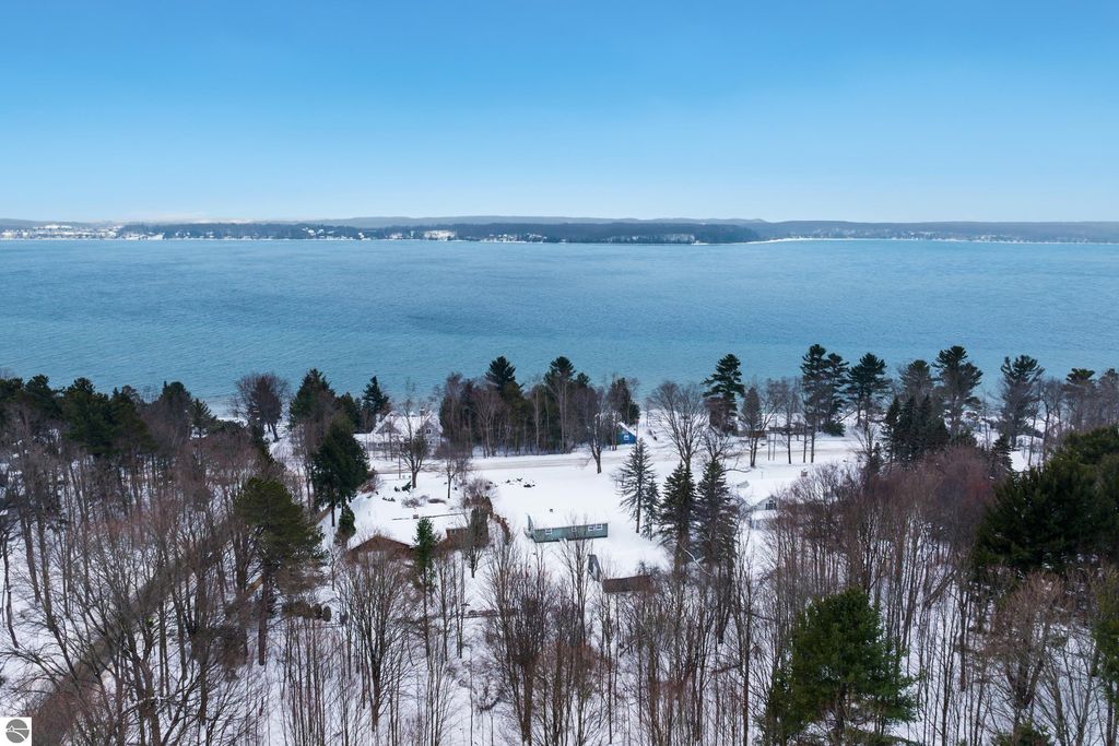 Image 25 of property listing at 5813 Pennington Drive, Beulah, MI 49617