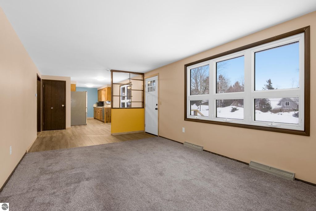 Image 6 of property listing at 5813 Pennington Drive, Beulah, MI 49617