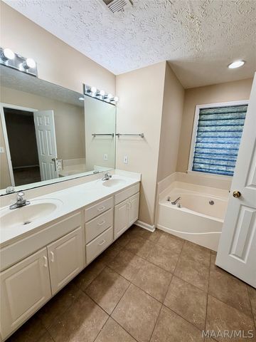 7483 PINNACLE Point, Montgomery, AL 36117