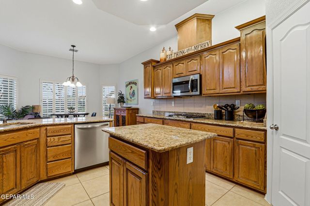 1447 Pioneer Ridge Drive, El Paso, TX 79912