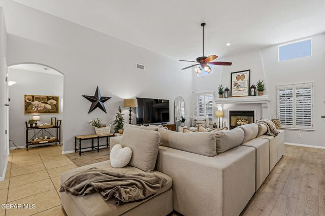 1447 Pioneer Ridge Drive, El Paso, TX 79912