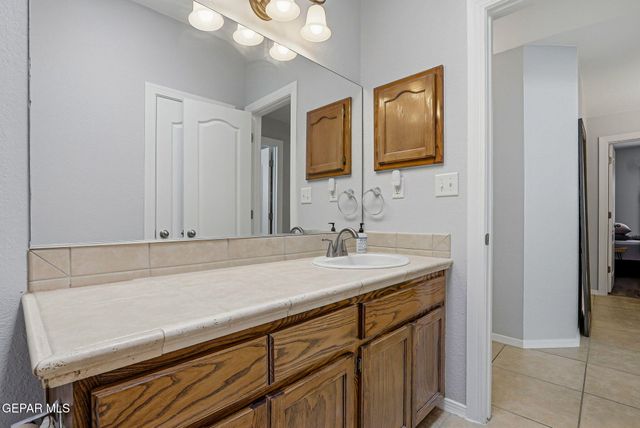 1447 Pioneer Ridge Drive, El Paso, TX 79912