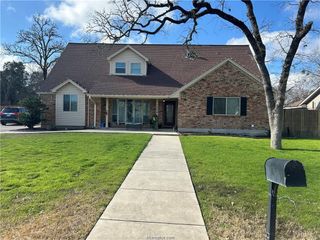 1204 Neal Pickett Drive, College Station, TX 77840