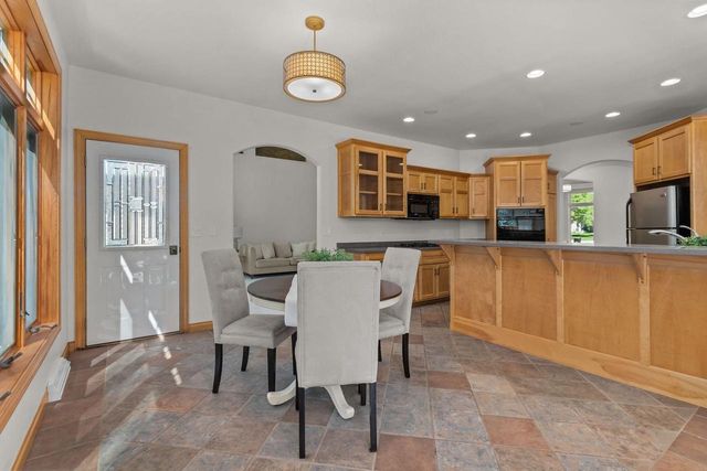 1669 BEETHOVEN WAY, Neenah, WI 54956