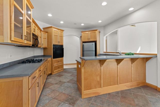 1669 BEETHOVEN WAY, Neenah, WI 54956