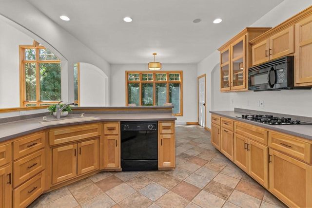 1669 BEETHOVEN WAY, Neenah, WI 54956