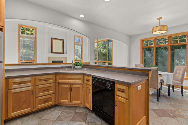 1669 BEETHOVEN WAY, Neenah, WI 54956
