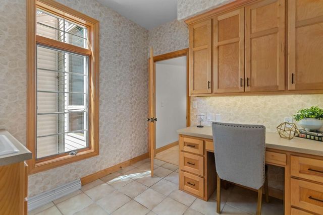 1669 BEETHOVEN WAY, Neenah, WI 54956