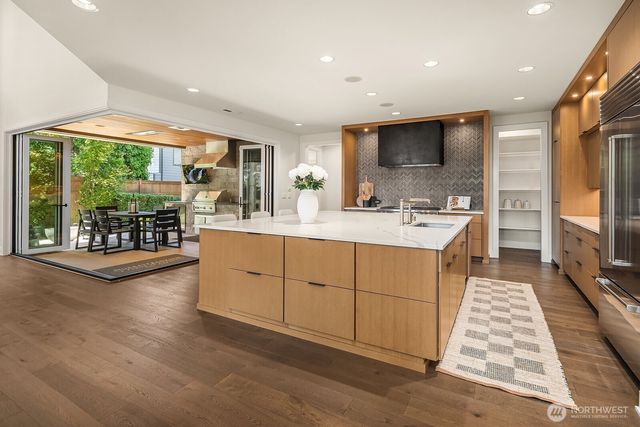 10856 NE 12th Street, Bellevue, WA 98004
