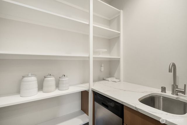10856 NE 12th Street, Bellevue, WA 98004