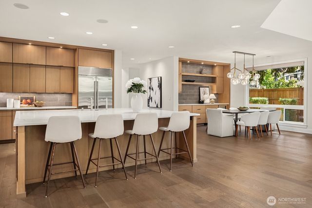 10856 NE 12th Street, Bellevue, WA 98004
