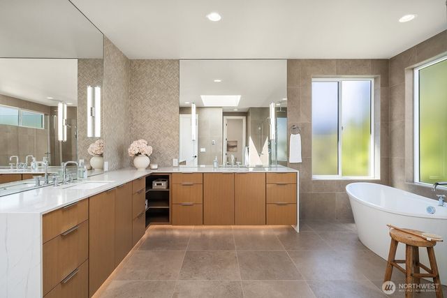 10856 NE 12th Street, Bellevue, WA 98004