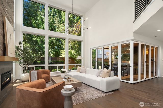 10856 NE 12th Street, Bellevue, WA 98004