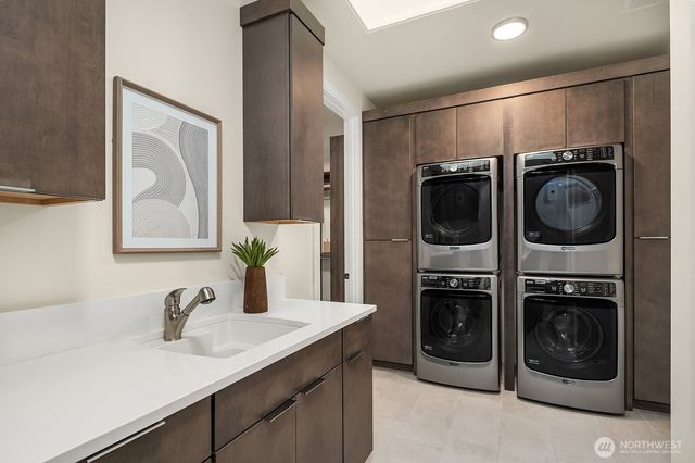 10856 NE 12th Street, Bellevue, WA 98004