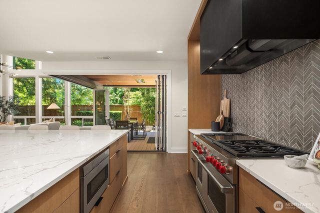 10856 NE 12th Street, Bellevue, WA 98004