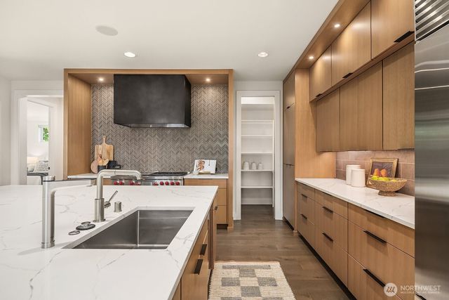 10856 NE 12th Street, Bellevue, WA 98004